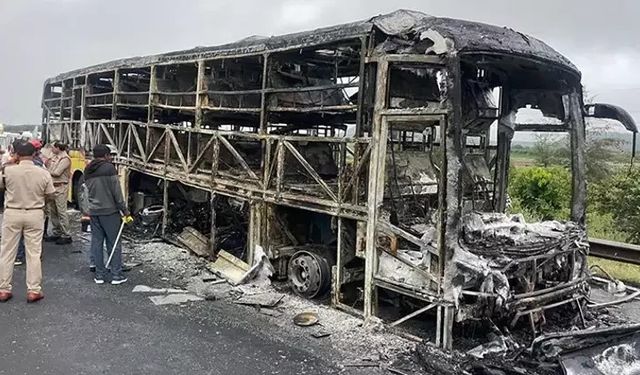 Dehşet! Yolcu otobüsü alev aldı: En az 25 ölü!