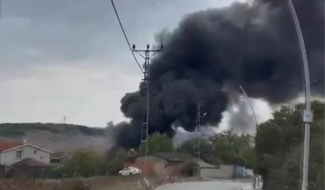 Son dakika! Fabrikada yangın! Dumanlar her yeri sardı