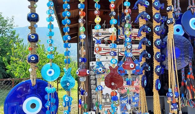 Cam boncuk ve tarihi güzellik rotası: İzmir Nazarköy'e nasıl gidilir?