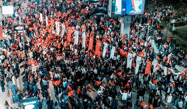 Ödemiş’te binler fener alayında buluştu