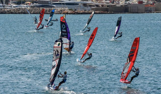 Rüzgar sörfünün kalbi Çeşme'de attı: Alaçatı Windfest'te ödüller sahiplerini buldu