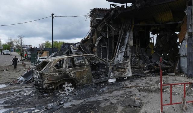 Şok saldırı! 2 ölü, 13 yaralı: Rus füzeleri şehri vurdu