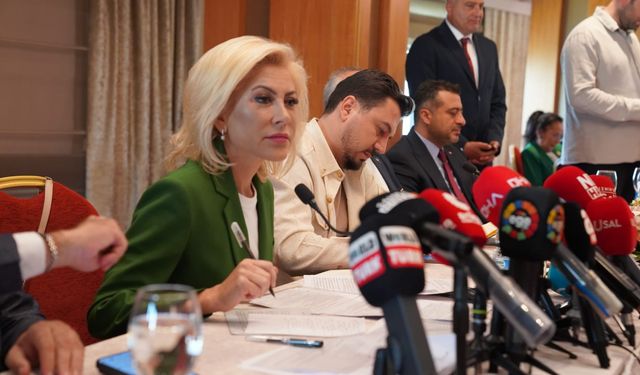 Bursalı: İzmirli hemşerilerimi uyarıyorum: Sizi dolandıracaklar!