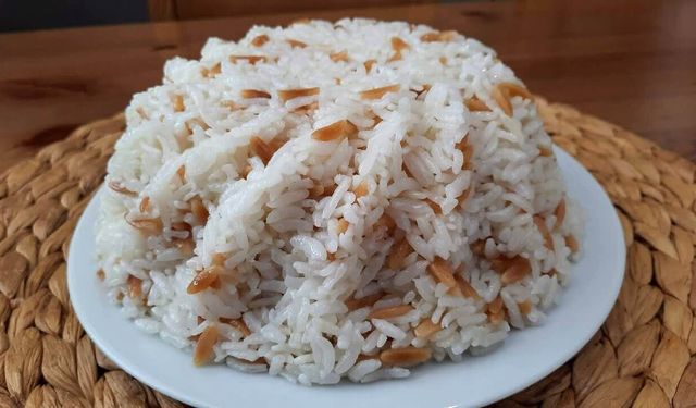 O pilavı sakın yemeyin! Saatler sonra zehirleyebilir