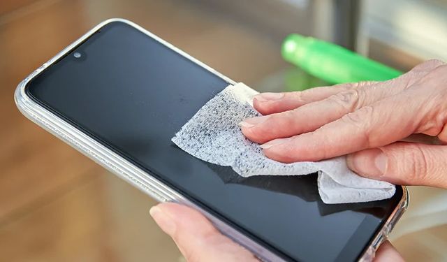 Telefonunuz mikrop olabilir: Yöntemini biliyor musunuz?