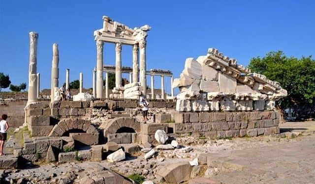 Teos Antik Kenti: Tarihin izleri Sığacık'ta