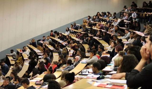 Yarın ders yapılacak mı? 10 Kasım'da üniversiteler tatil mi?