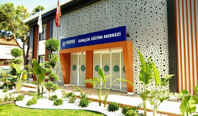 Menemen Belediyesi’nden öğrencilere dev destek