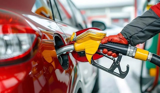Akaryakıtta indirim var mı? 4 Ekim Cumartesi benzin, mazot, LPG fiyatı ne kadar oldu?