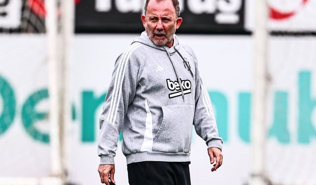 Beşiktaş'ta yılın transfer bombası: Yıldız sol bek ile anlaşma tamam!