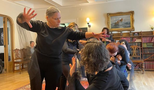 Bornova’da balonlar gökyüzüne, mesajlar kadınların sesine taşındı!