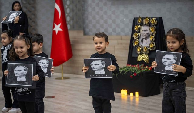 Bornova’da miniklerden Atatürk’e duygu dolu anma töreni