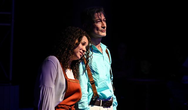 Bornova’da tiyatro sezonu başladı