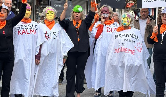Çeşme’de kadına yönelik şiddete karşı 'Turuncu Yürüyüş'