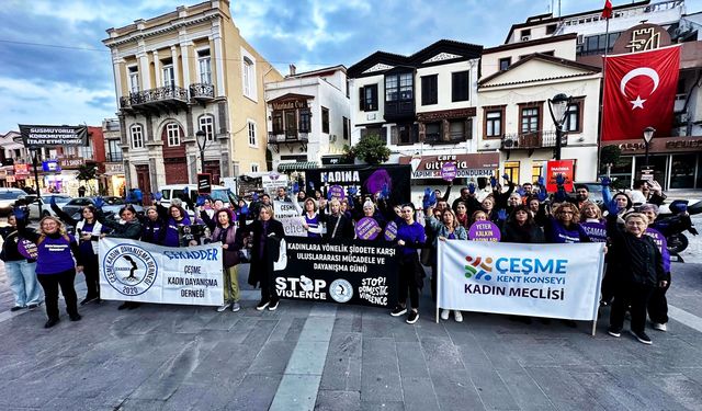 Çeşme’de kadınlar şiddete karşı yürüdü