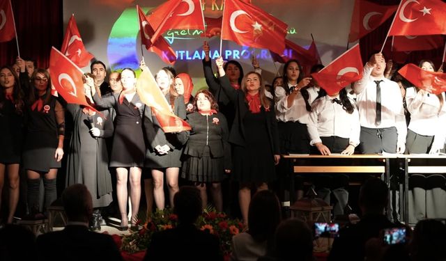 Çeşme’de öğretmenlere anlamlı jest