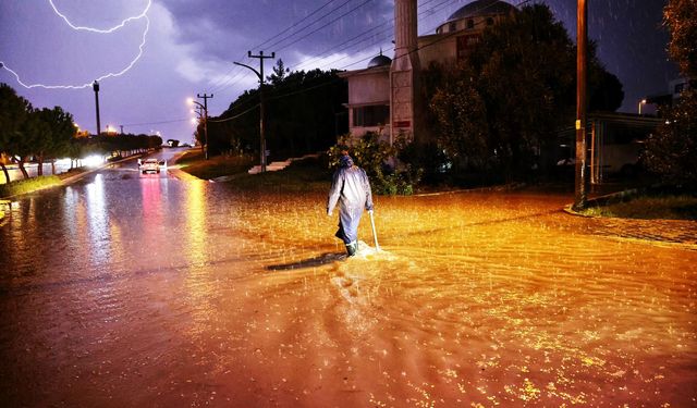 Çeşme’yi Akdeniz Siklonu vurdu