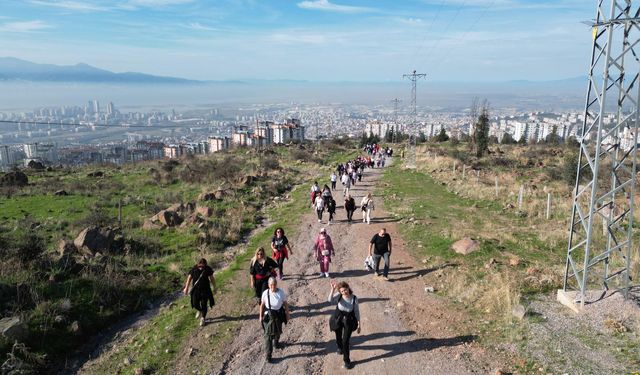 Çiğli’de Cumhuriyet Coşkusu doğa yürüyüşü ile taçlandı