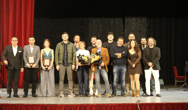 Elhamra’da 'İzmir Seni Seviyorum' senaryo yarışması ödülleri sahiplerini buldu