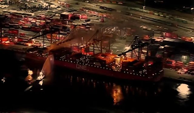 Gemide patlama! 23 mürettebat tahliye edildi