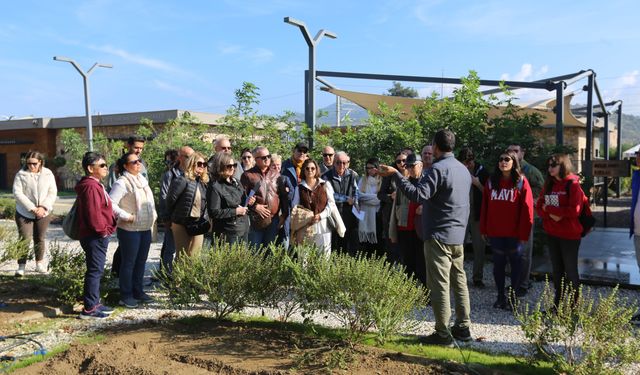 İzmirli rehberler Selçuk’un gizli yüzünü öğrendi