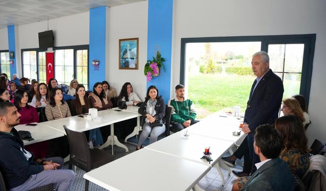 Kemalpaşa’da öğretmenlere sürpriz kahvaltı!