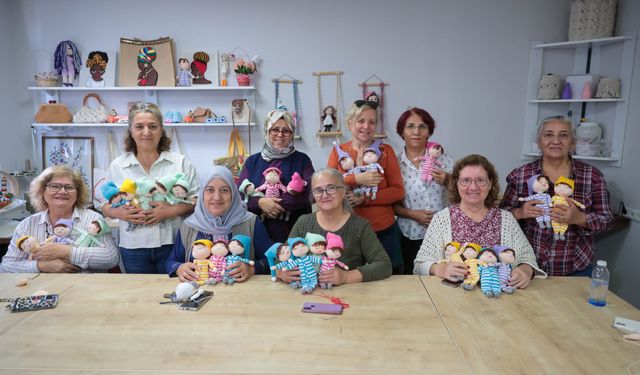 Minik savaşçılar için ördüler: Buca’da yürek ısıtan proje