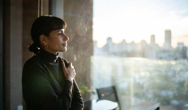 Sadece birkaç dakika pencereden bakmak neden iyi geliyor? İşte bilimsel açıklaması