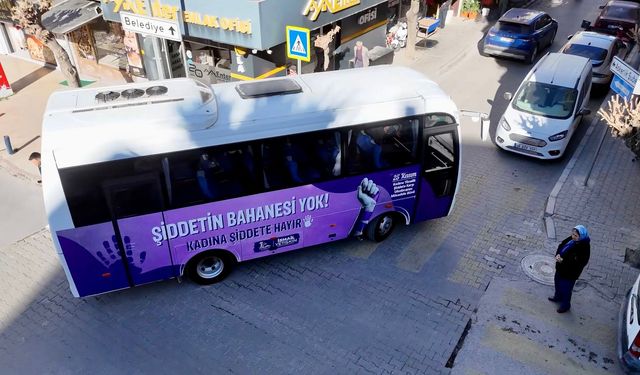 Seferihisar’da farkındalık otobüsü sokaklarda!