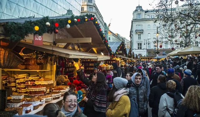 Vizesiz veya kolay vizeyle gidebileceğiniz en iyi 3 Avrupa Noel pazarı ve 3 günlük seyahat bütçesi