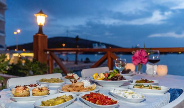 ÇEŞTUR işletmeleri Çeşme’nin lezzet noktası olmaya devam ediyor