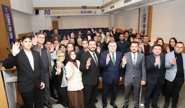 AK Parti İzmir’den büyük medya eğitimi! 3 kademede kapsamlı program