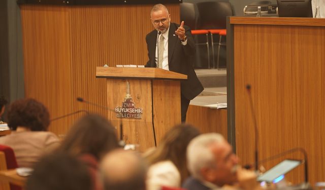 AK Parti’den CHP’ye sert çıkış: ‘İzmir İçin Biz Çalıştık, Onlar Koltuk Kavgasında’