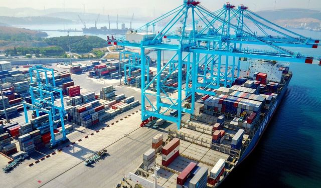 Aliağa limanları Türkiye’de zirveyi zorlamaya devam ediyor