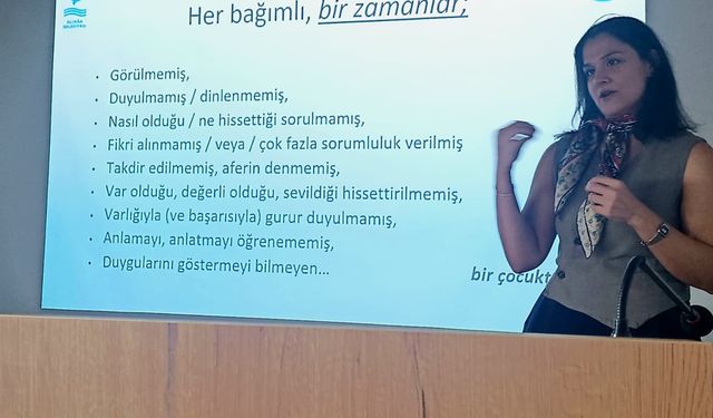 Aliağa’da aile içi iletişim seminerine yoğun ilgi