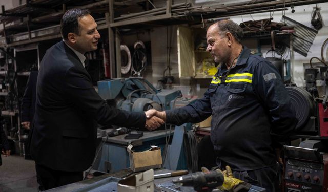 Bornova’da belediye yönetimi sokakta!