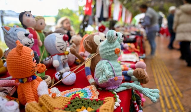 Bornova’da kadınlardan yılbaşına özel el emeği pazarı