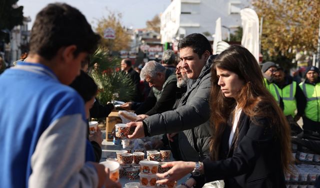 Çeşme’de Gülşah Durbay için hayır yemeği dağıtıldı