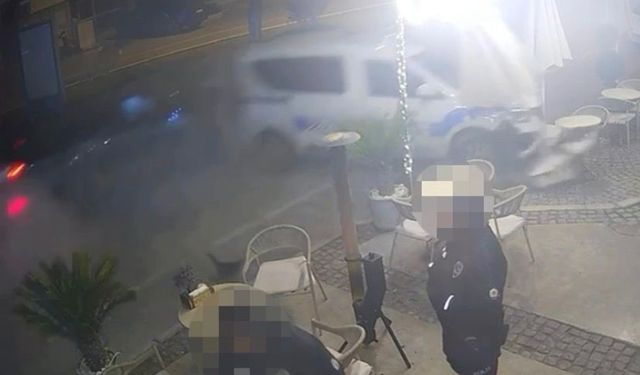 Çeşme’de polis aracına çarpan otomobil ortalığı savaş alanına çevirdi!