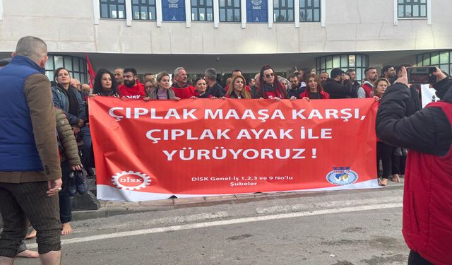 İzmir Büyükşehir'de 'çıplak ayak' eylemleri dördüncü gününde