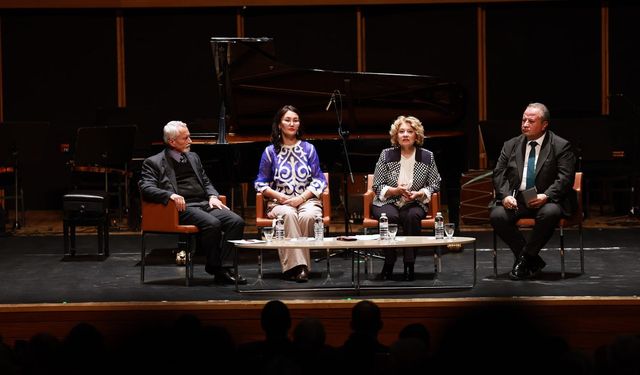 Dünya Türk Dili Ailesi Günü İzmir’de ilk kez kutlandı