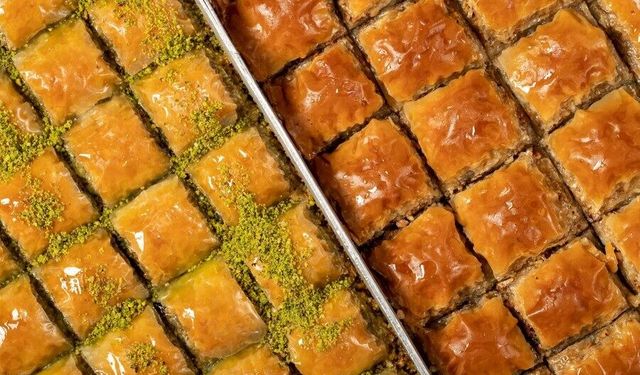 Ramazan’da tatlı krizini yönetmenin altın kuralları! Neyi, ne zaman yemeli?