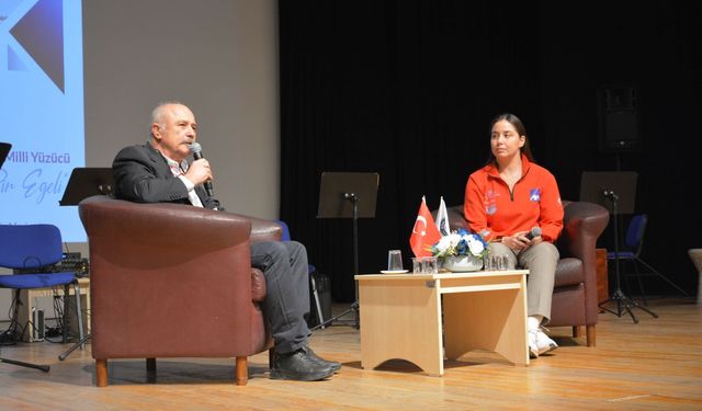 EÜ’nün 70. yılında özel buluşma: Milli yüzücü Bengisu Avcı’dan gençlere unutulmaz mesajlar