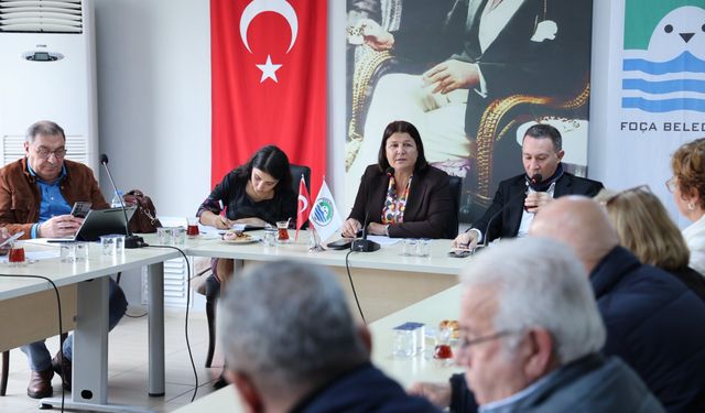 Foça Meclisi karıştı: Meclis üyesi veto etti, Başkan Fıçı 'Söz vermiyorum' dedi