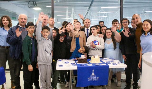 Havuz İzmir’de duygulandıran etkinlik: 'Sevgi Varsa Engel Yoktur'