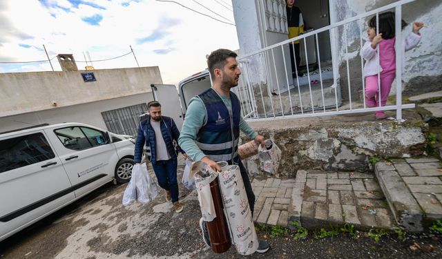 İzmir Büyükşehir’den soğuklara karşı dev yardım: Binlerce aile yararlanıyor