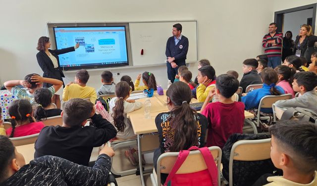 İzmir Metrosu’ndan öğrencilere güvenli ulaşım eğitimi