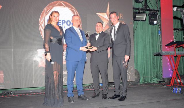 İzmir’de alkışlar sağlık sektörüneydi: Yılın en iyisi açıklandı