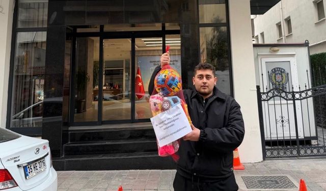 İzmir’de 'Bozkurt' tartışması sertleşti: Ülkü Ocakları CHP'ye oyuncak gönderdi