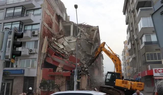 İzmir’de kentsel dönüşüm yıkımı hasarla sonuçlandı